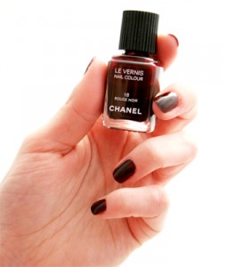 Vernis Chanel Rouge Noir numero 18