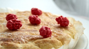 photo de galette des rois frangipane et pralines roses