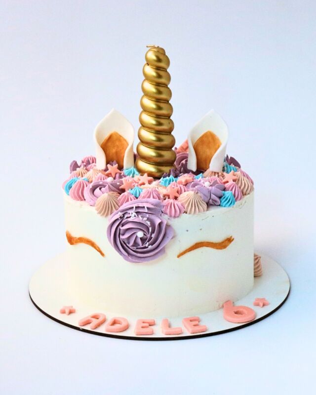 Layer cake 10 personnes thème Licorne pour Adèle 6 ans 🦄🌈🦄

Vanille-chocolat 

Merci pour votre confiance 🤗

 #cakedesigner #birthdaycelebration #cakedesignparis #cakedesignerparis #mollycake #Fontainebleau #cakeideas #seineetmarne77seineetmarne77 #cakelicorne #licornecake