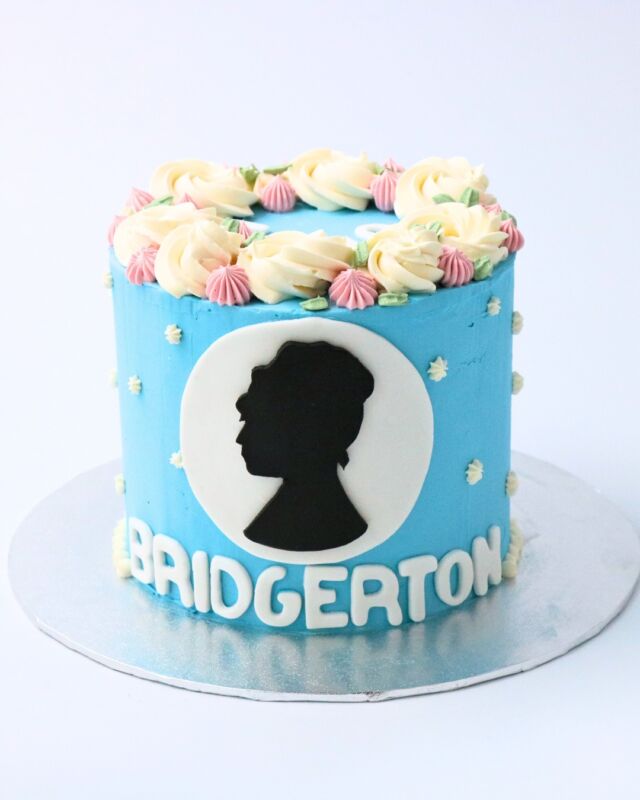 Layer cake thématique Bridgerton 

Merci Enola pour votre confiance ❤

 #birthdaycelebration #Fontainebleau #cakedesignerparis #cakeideas #seineetmarne77seineetmarne77 #cakedesigner #cakedesignparis #cakedesignerseineetmarne #bridgerton #bridgertoncake #bridgertoncake #bridgertoncakes